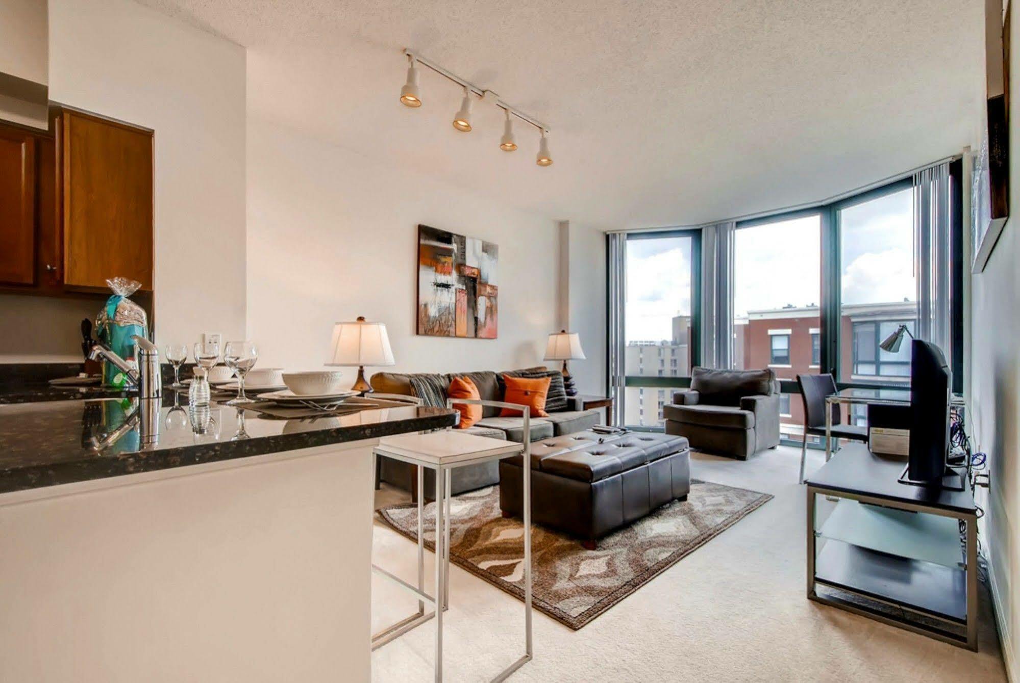 Global Luxury Suites At Thomas Circle ワシントン エクステリア 写真