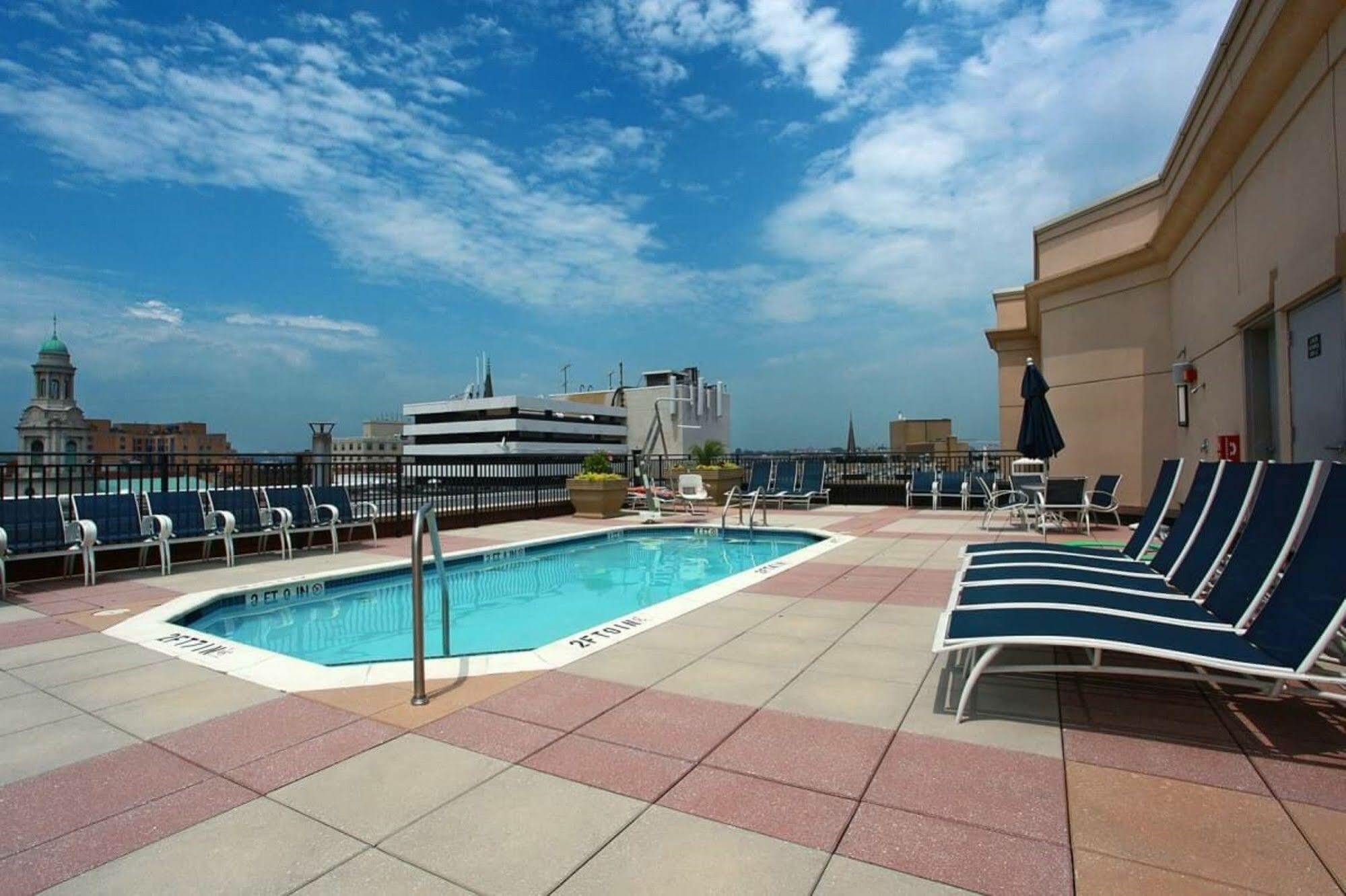 Global Luxury Suites At Thomas Circle ワシントン エクステリア 写真