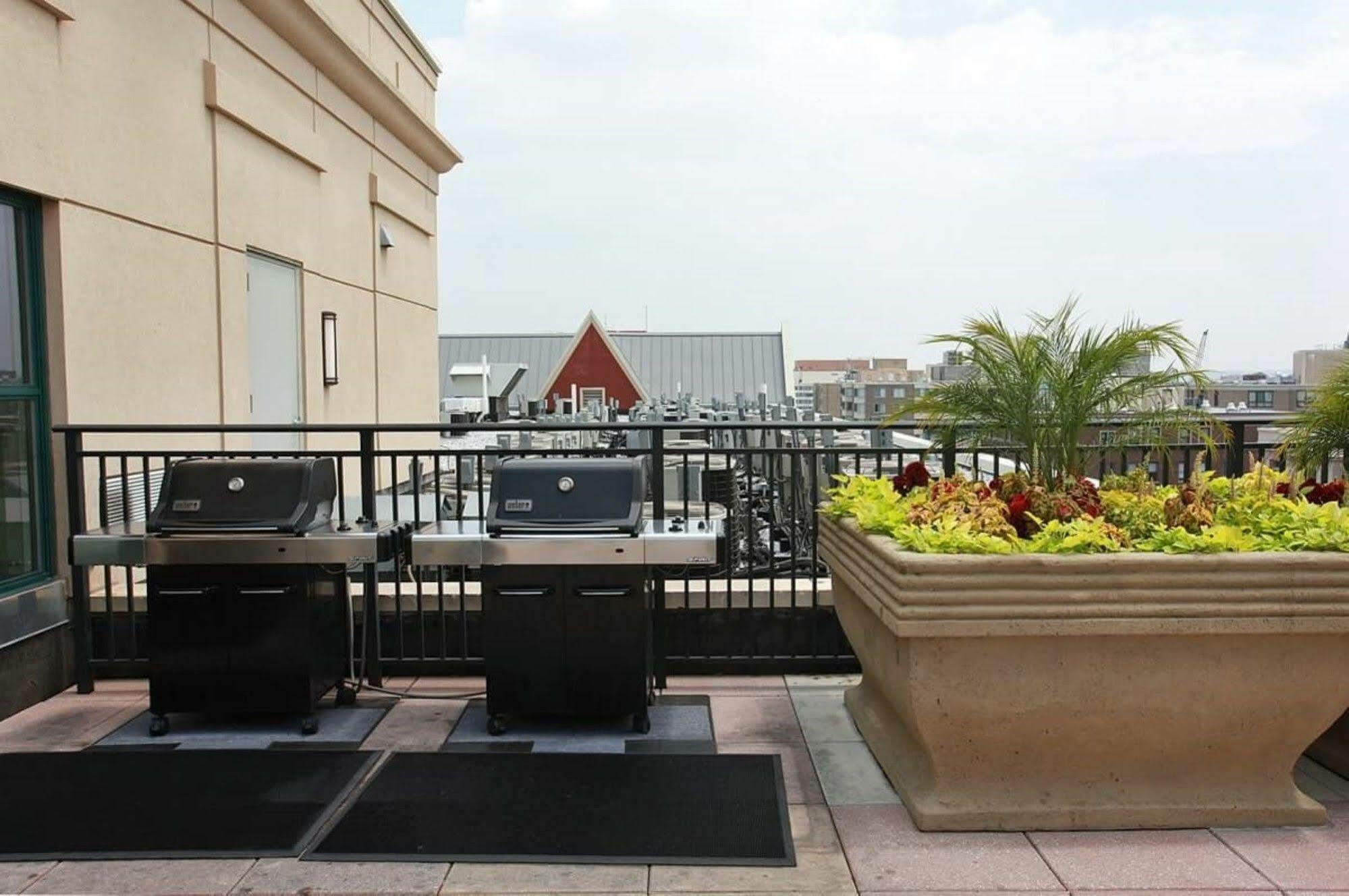 Global Luxury Suites At Thomas Circle ワシントン エクステリア 写真